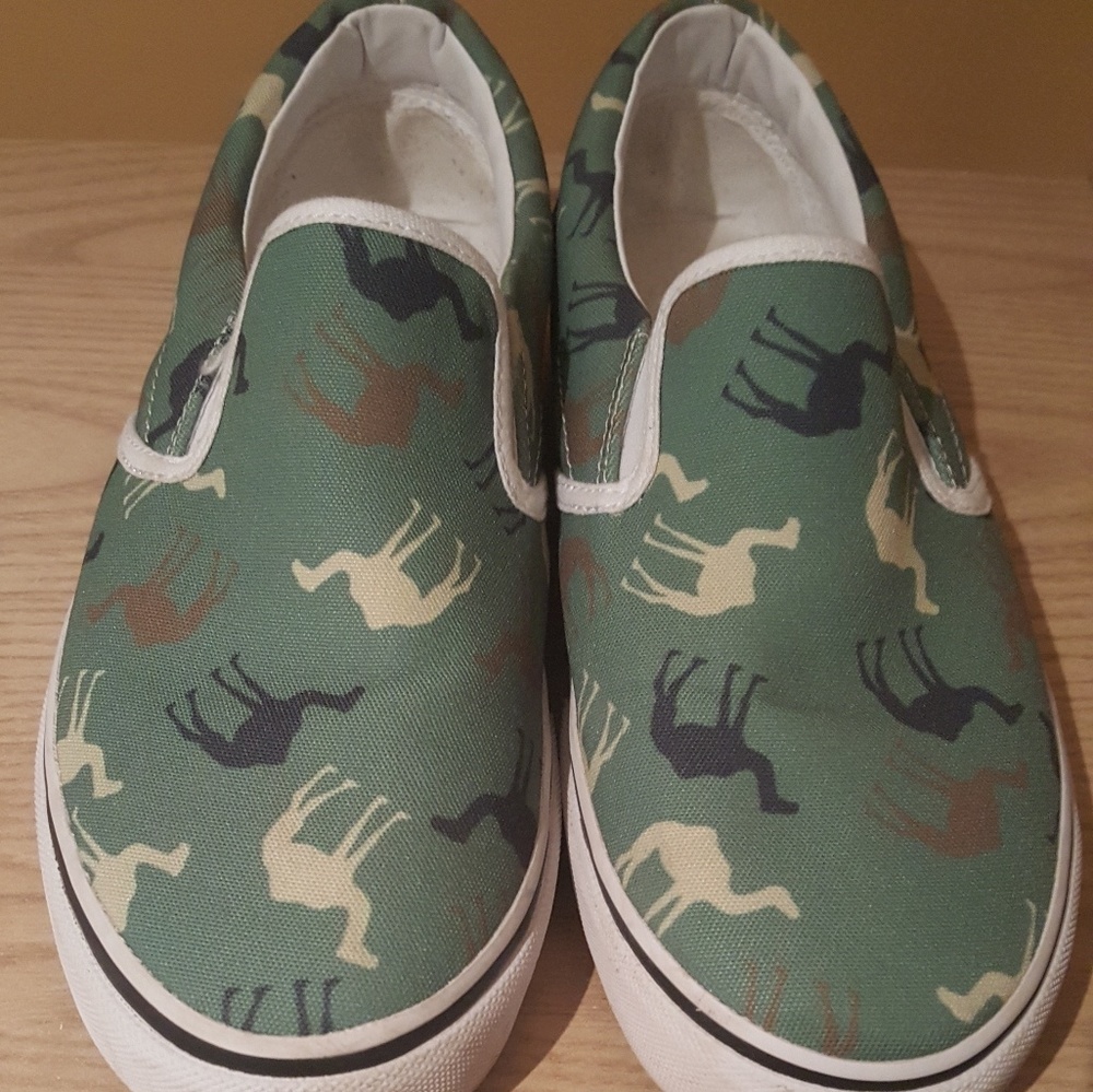 Slip on casual sneakers